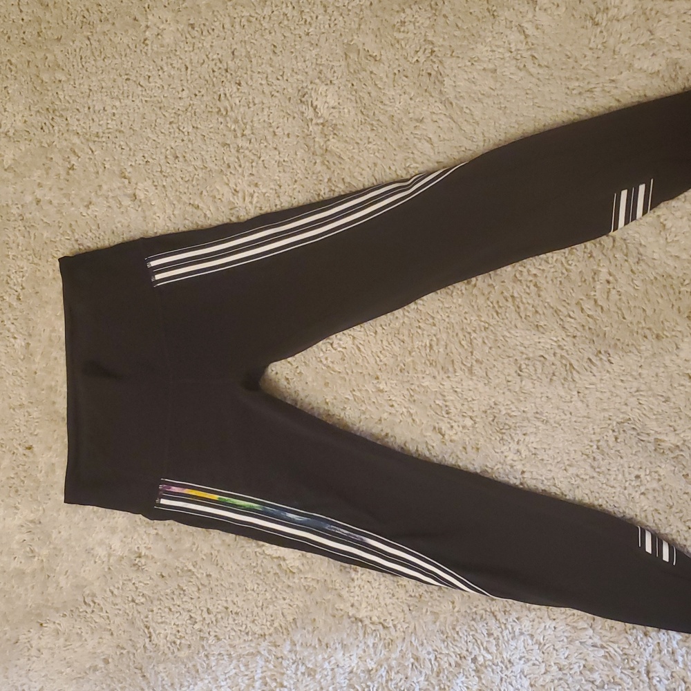 5 For $25 Athleta Capri Leggings with Stripes Womens Size XSP Black